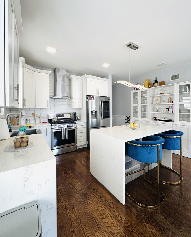 114 Bleecker St in Jersey City, NJ - Building Photo - Building Photo