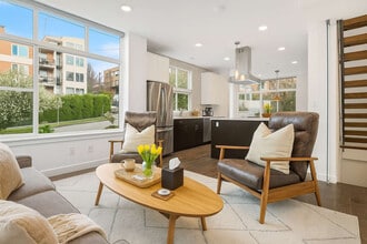 301 Valley St in Seattle, WA - Building Photo - Building Photo