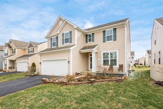 265 Linda Lee Ln in Lewis Center, OH - Building Photo - Building Photo