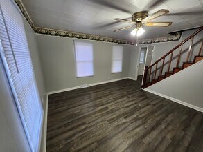 523 W Trusler St in Oakland City, IN - Building Photo - Building Photo