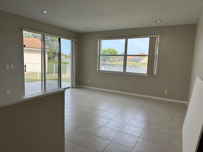 7302 Burgess Dr in Greenacres, FL - Building Photo - Building Photo