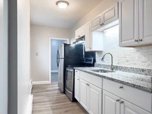 572 Essex St in Lawrence, MA - Building Photo - Building Photo