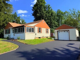 3 Elm Dr in West Hartford, CT - Building Photo