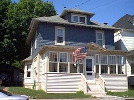 809 Franklin St in Hancock, MI - Building Photo
