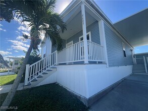 4685 Fiji Ln in Bonita Springs, FL - Building Photo - Building Photo