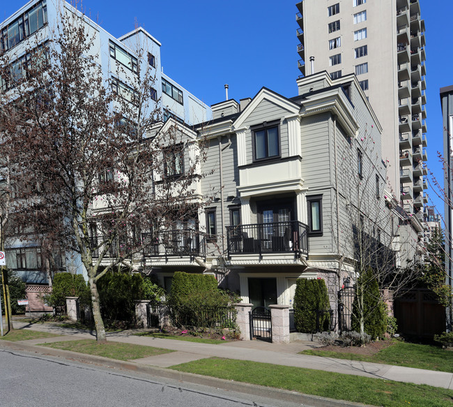 1135-1137 Barclay St in Vancouver, BC - Building Photo - Building Photo