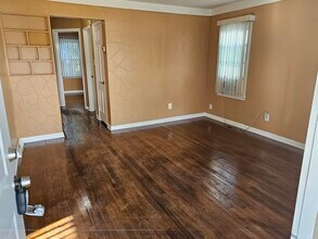 2501 Barrett Ave in Royal Oak, MI - Building Photo - Building Photo