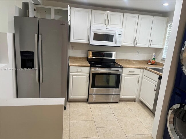 8507 Old Country Manor in Davie, FL - Building Photo - Building Photo