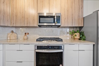 44 Monroe in Phoenix, AZ - Foto de edificio - Building Photo