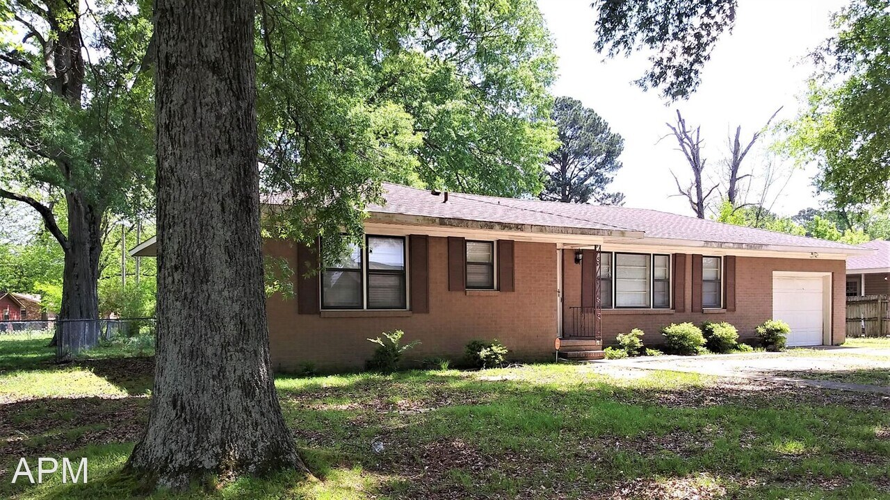 1706 Buena Vista Cir SE Photo