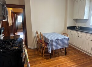 258 Boston Ave, Unit 3 in Medford, MA - Building Photo - Building Photo