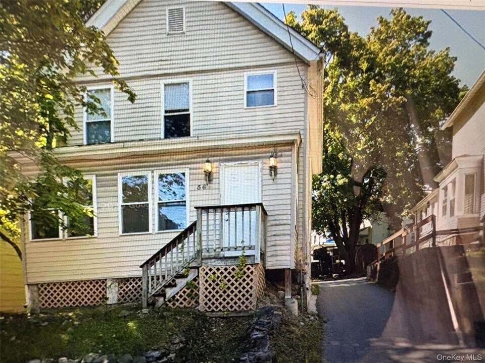 56 Wisner Ave in Middletown, NY - Building Photo