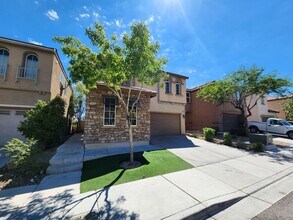10522 Verona Wood St in Las Vegas, NV - Building Photo - Building Photo