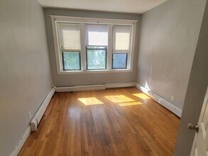 76 Walnut Park, Unit 4 in Boston, MA - Building Photo - Building Photo