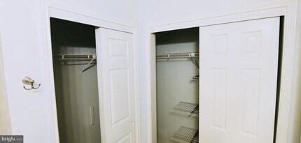 3920 Penderview Dr-Unit -301 in Fairfax, VA - Building Photo - Building Photo