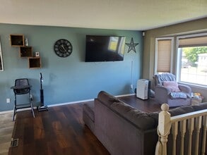 5607-5653 53 Ave in Cold Lake, AB - Building Photo - Building Photo