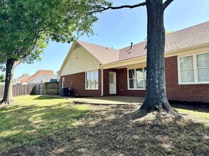 1977 Milbrey St in Memphis, TN - Building Photo - Building Photo