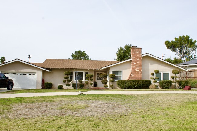 1107 Waverly Heights Dr in Thousand Oaks, CA - Foto de edificio - Building Photo