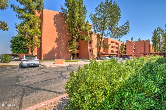 4303 E Cactus Rd in Phoenix, AZ - Building Photo - Building Photo