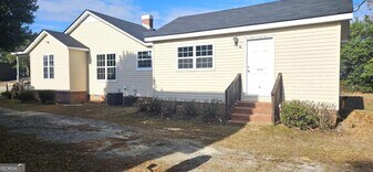 860 Northside Dr E in Statesboro, GA - Building Photo