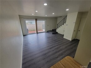 1103 W Francis St in Ontario, CA - Foto de edificio - Building Photo