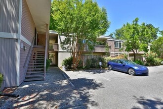 280 Easy St, Unit 420 in Mountain View, CA - Foto de edificio - Building Photo