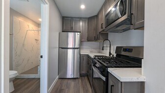 6736 Thomson Ct in San Diego, CA - Building Photo