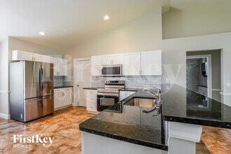 2913 NW 19th Pl in Cape Coral, FL - Foto de edificio - Building Photo