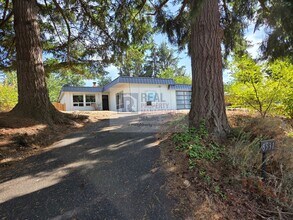 8531 Quinault Dr NE in Olympia, WA - Building Photo - Building Photo