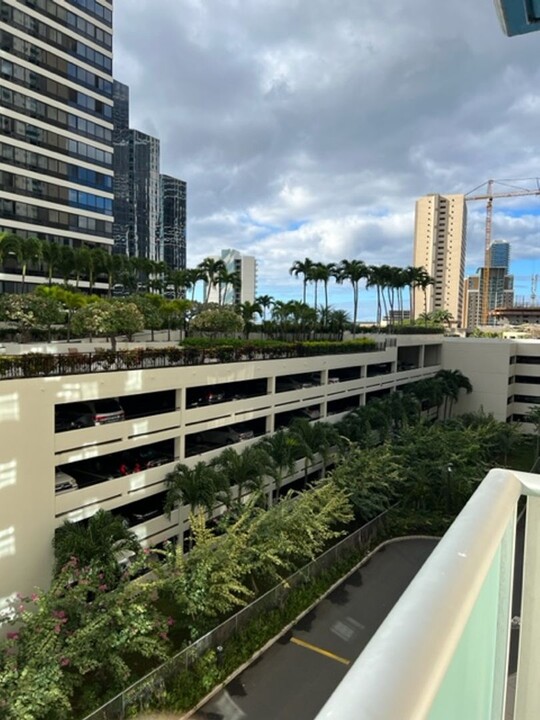 801 South St in Honolulu, HI - Building Photo