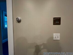 36 High St in Brookline, MA - Foto de edificio - Building Photo