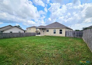 729 Community Dr in New Braunfels, TX - Building Photo - Building Photo