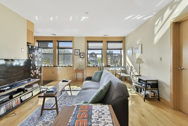 42 Beach St in Boston, MA - Building Photo - Building Photo