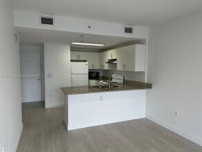 3410 Coral Wy in Miami, FL - Building Photo - Building Photo