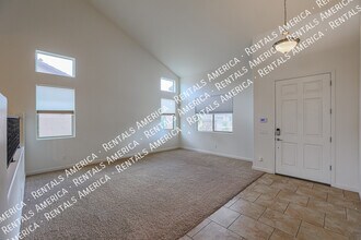 654 E Sipapu Dr in Gilbert, AZ - Building Photo - Building Photo