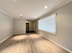 5908 Wedgmont Cir N in Fort Worth, TX - Foto de edificio - Building Photo