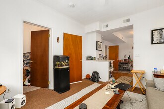 745 N Throop St, Unit #1 in Chicago, IL - Building Photo - Building Photo
