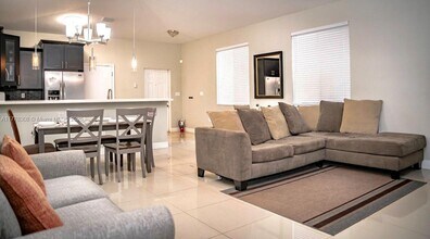 843 NW 1st Ave in Fort Lauderdale, FL - Building Photo - Building Photo