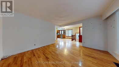 318 Rouge Hills Dr in Toronto, ON - Building Photo - Building Photo