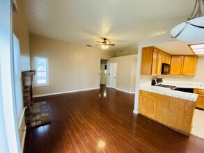 8241 Cashel Way in Sacramento, CA - Building Photo - Building Photo