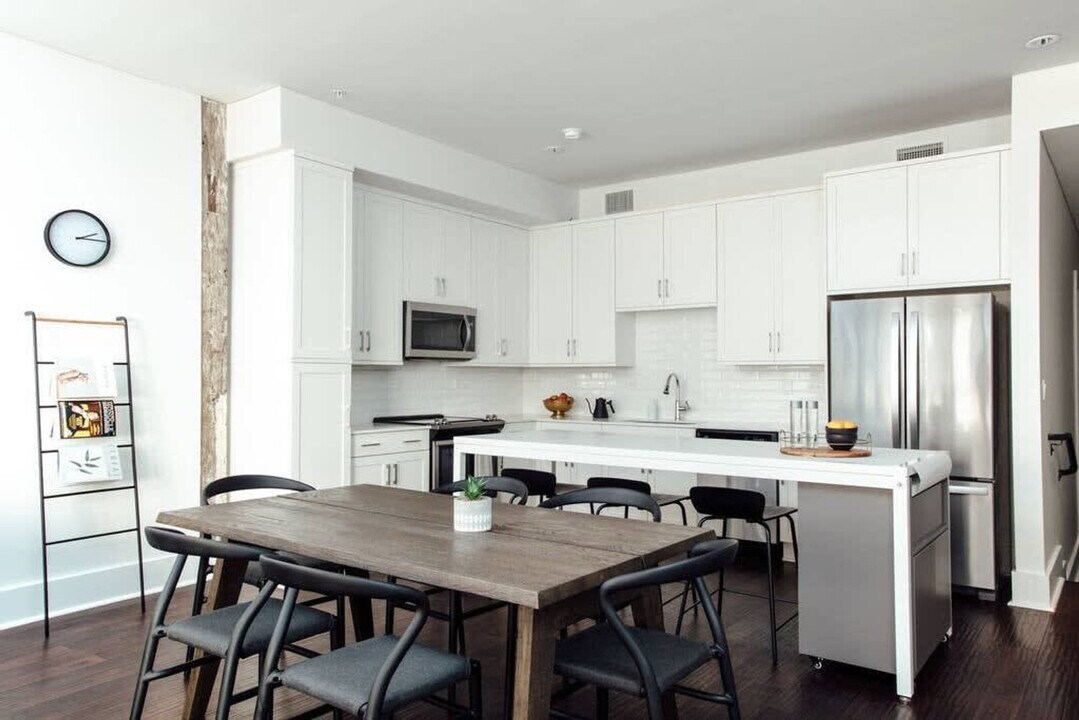 451 Girod St in New Orleans, LA - Building Photo
