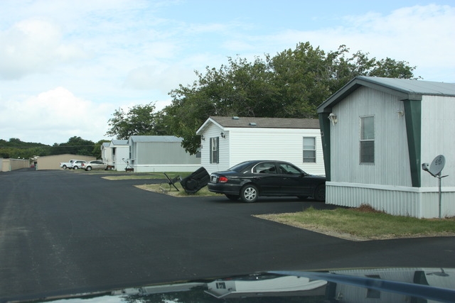 2100 Indian Trail in Harker Heights, TX - Foto de edificio