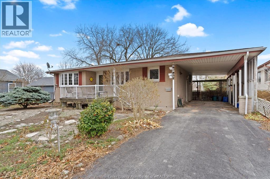 225 Fort St in Amherstburg, ON - Building Photo