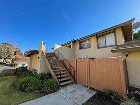 733 Thoreau Ln in Ventura, CA - Building Photo