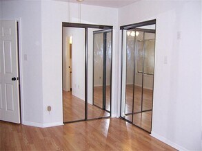 16800 Sugar Pine Dr, Unit D24 in Houston, TX - Building Photo - Building Photo