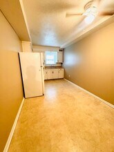 1415 W Maple Ave in Independence, MO - Building Photo - Building Photo