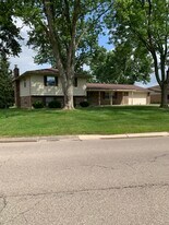 1424 Town Hall Rd in Dayton, OH - Building Photo