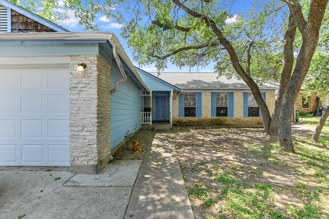 property at 11948 Sunhillow Bend