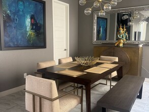 217 Cromarty St in Henderson, NV - Foto de edificio - Building Photo