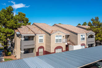 Tuscan Villas in Las Vegas, NV - Building Photo - Primary Photo